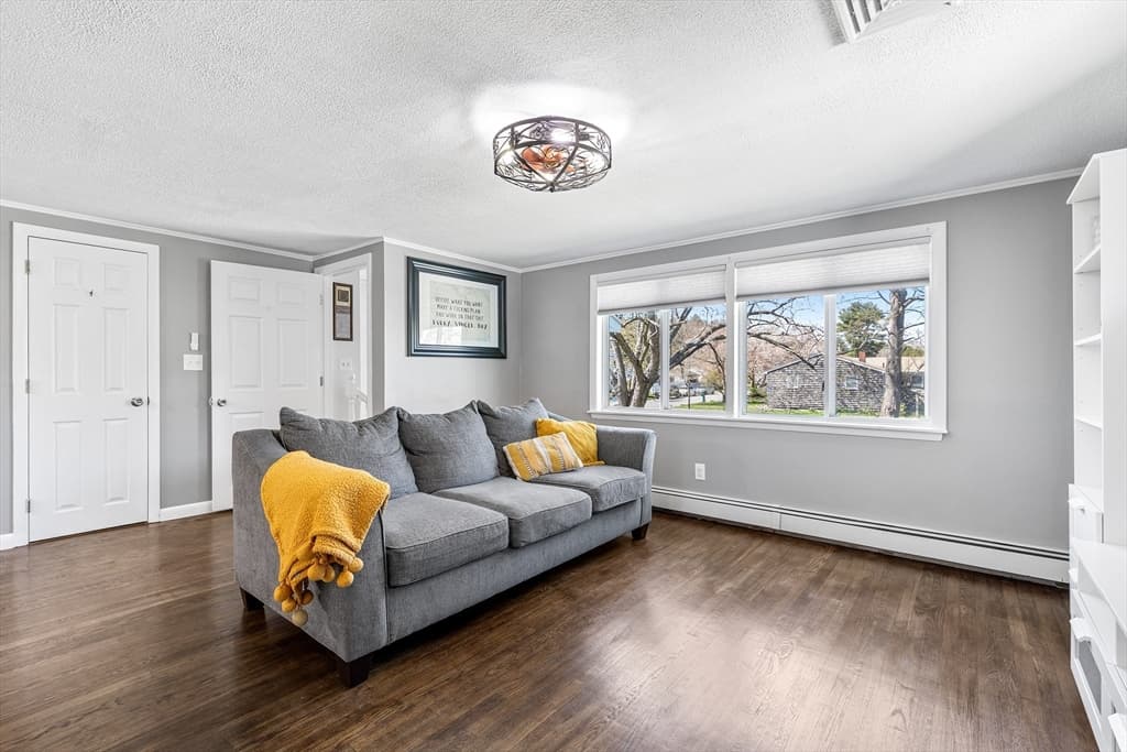 243 Myricks St photo 5