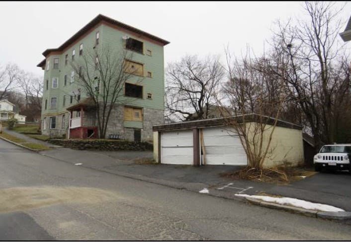 214 Hamilton St photo 3