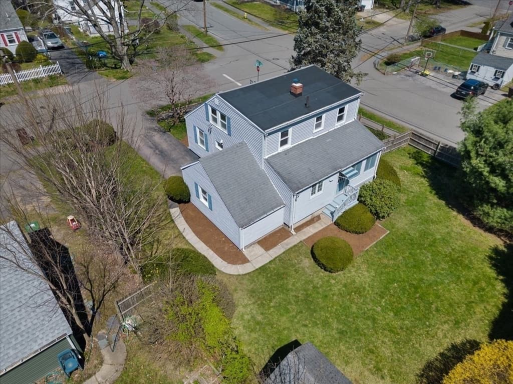 47 Dresser Ave