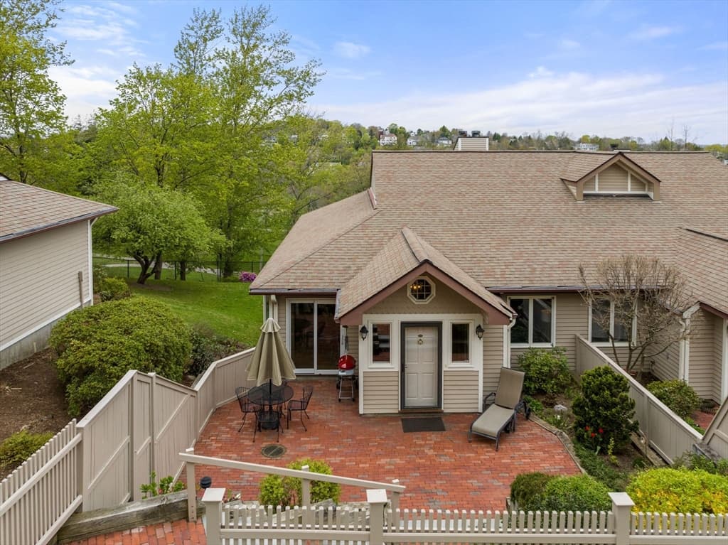 115 Algonquin Rd #115