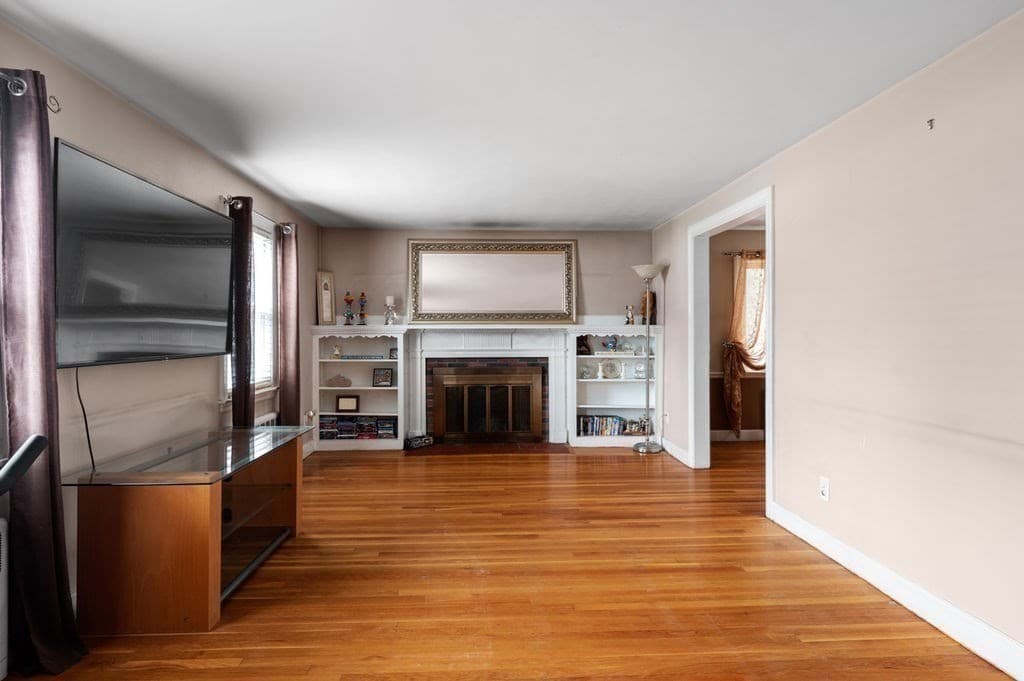 19 Huntley St photo 4