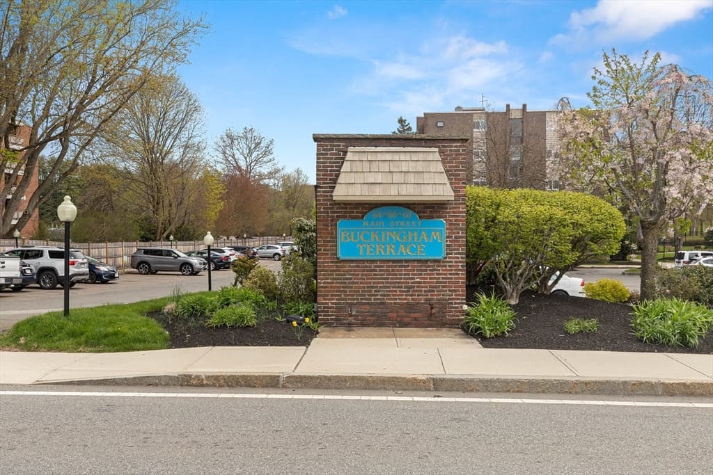 64 Main St #14B