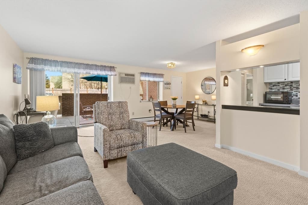 64 Main St #14B photo 4