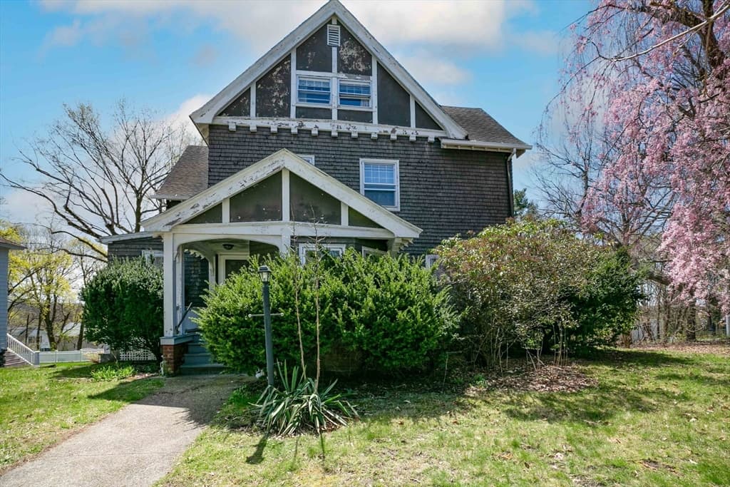 37 Kenwood Ave