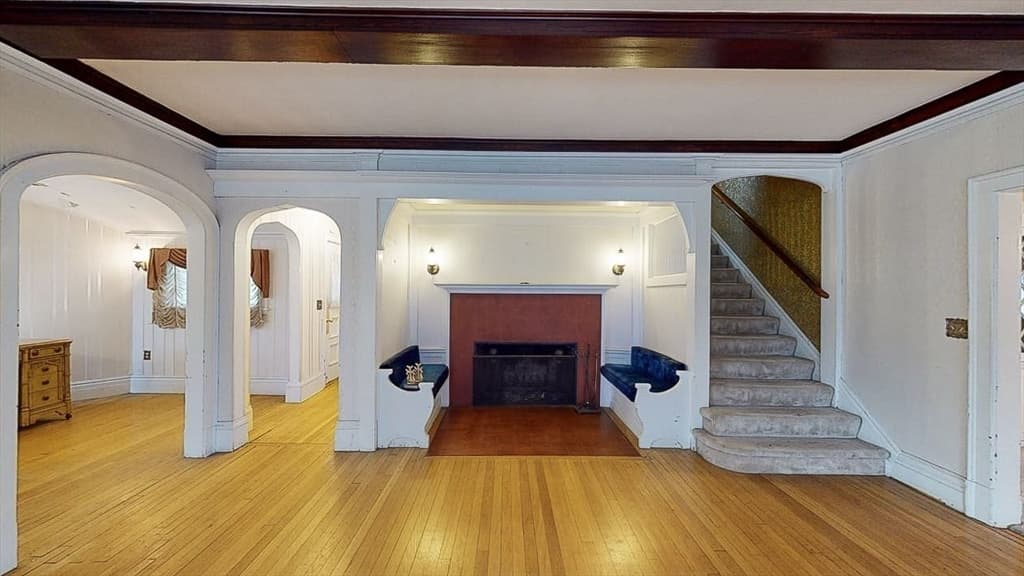 37 Kenwood Ave photo 4