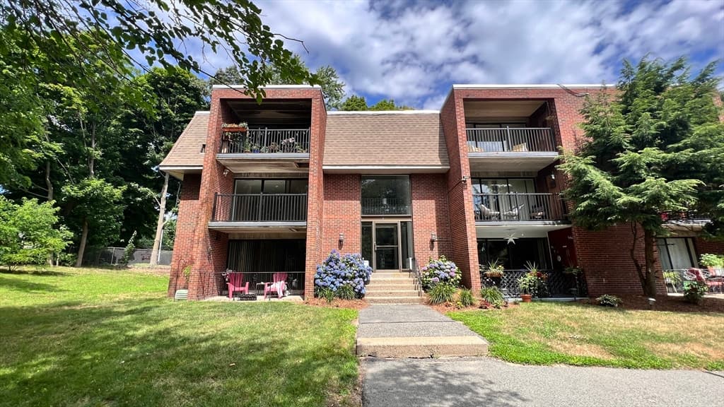 277 Lake St #3