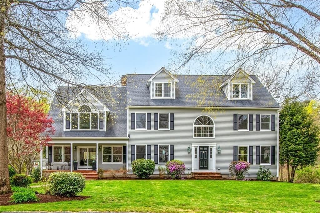 9 Acorn Circle