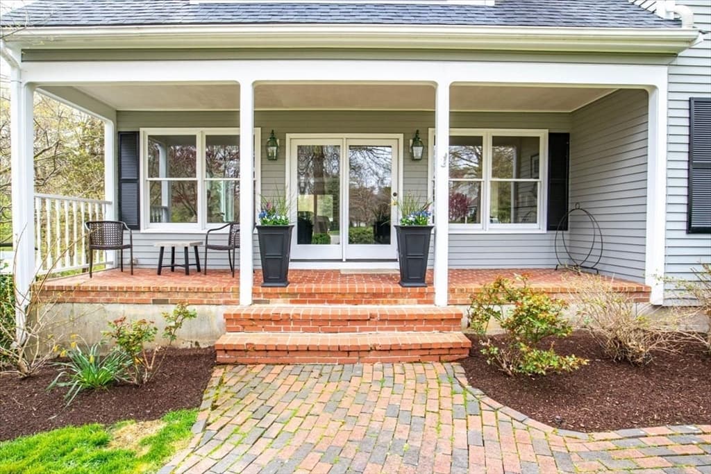 9 Acorn Circle photo 4