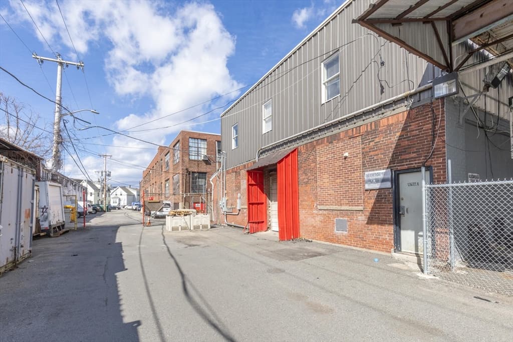 26 Factory St