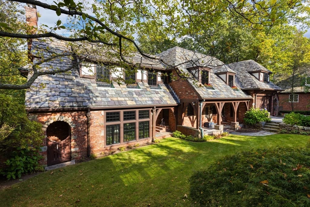 116 Chestnut Hill Rd