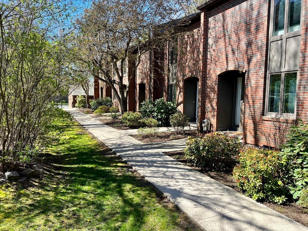 2 Webster Court #2