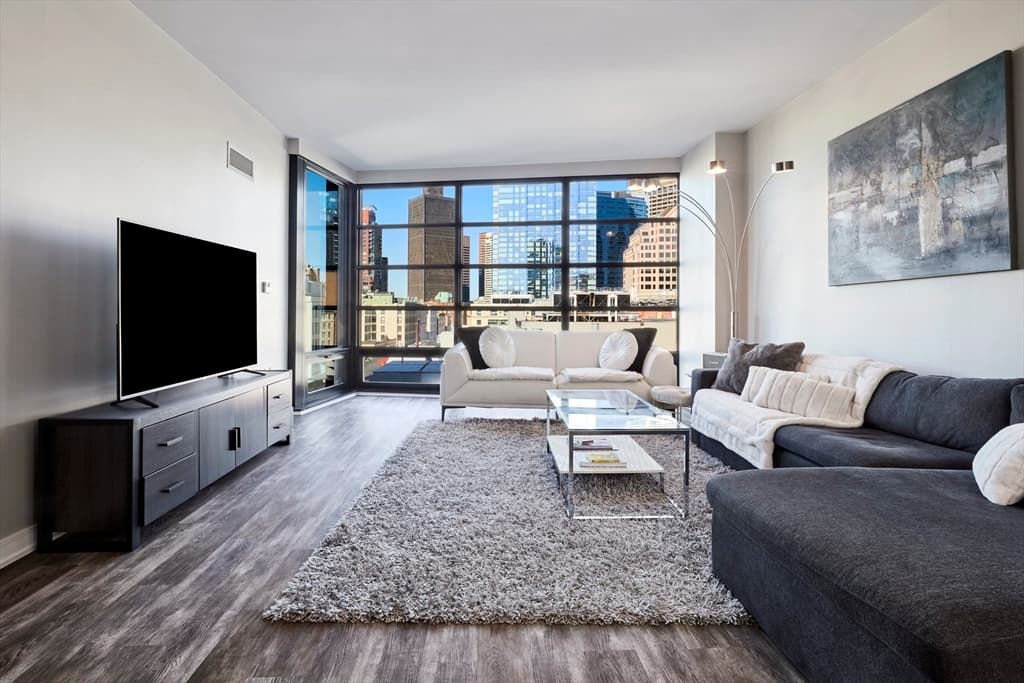 580 Washington St #1407 photo 3