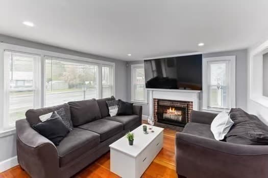 47 Centre Ave