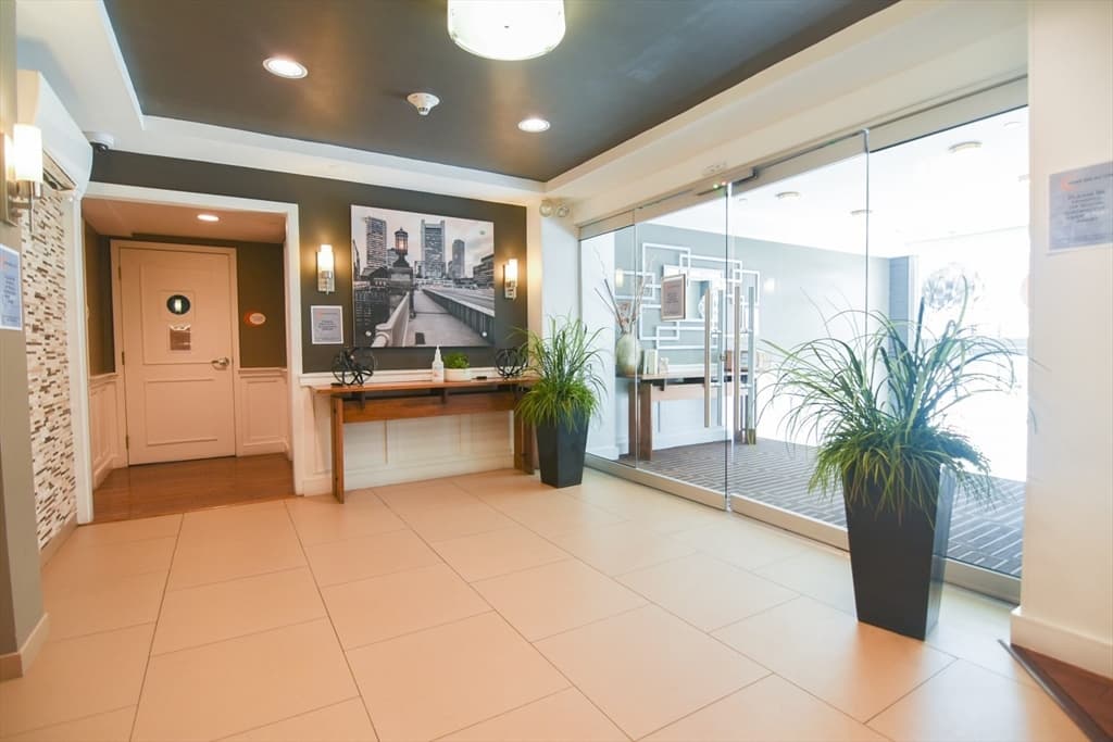 1440 Beacon #413