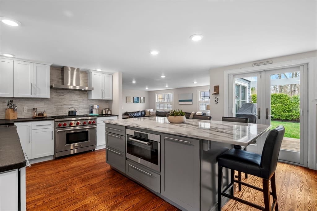 34 Woodbury St photo 3