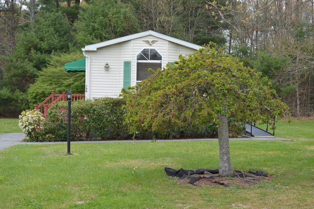 139 Wesley Circle photo 2