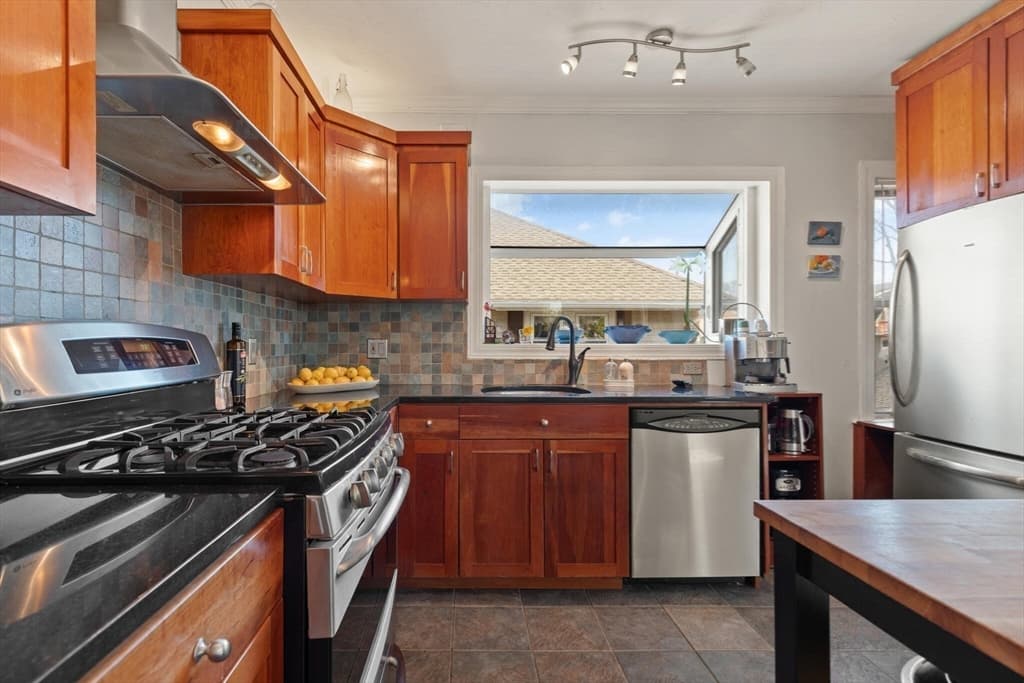 72 Parmenter Rd #2 photo 4