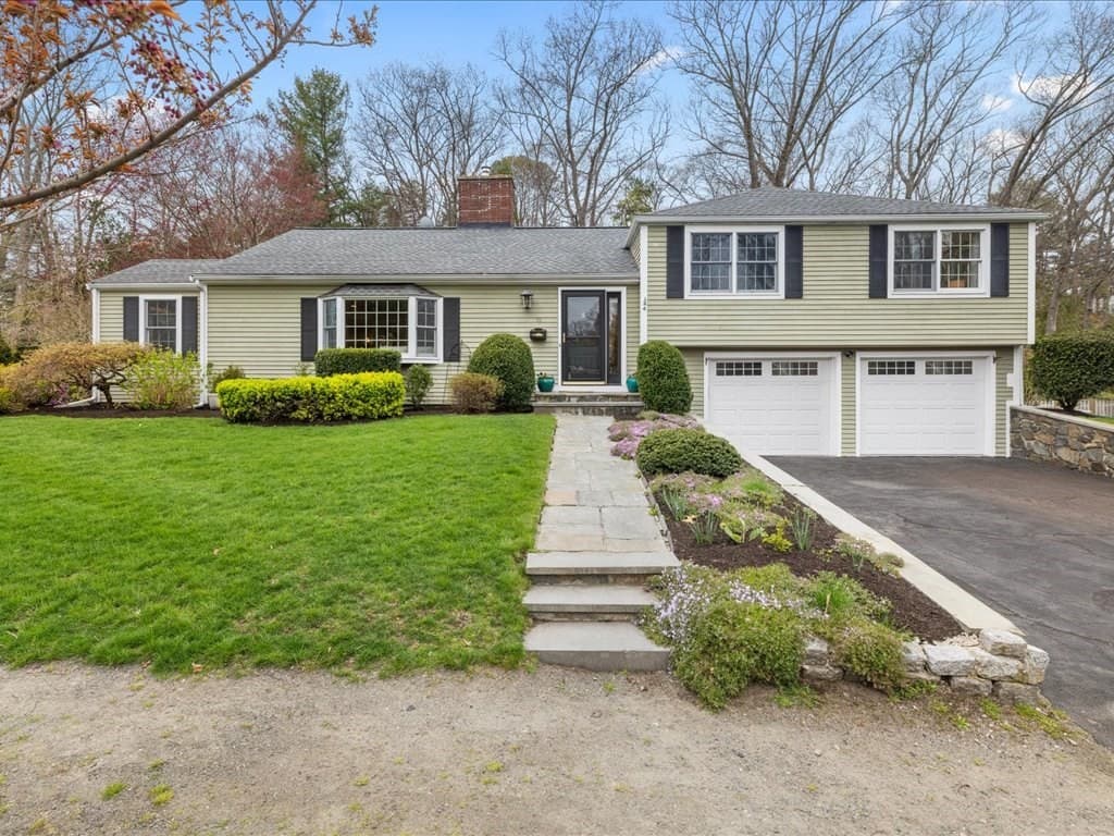 16 Shorewood Road