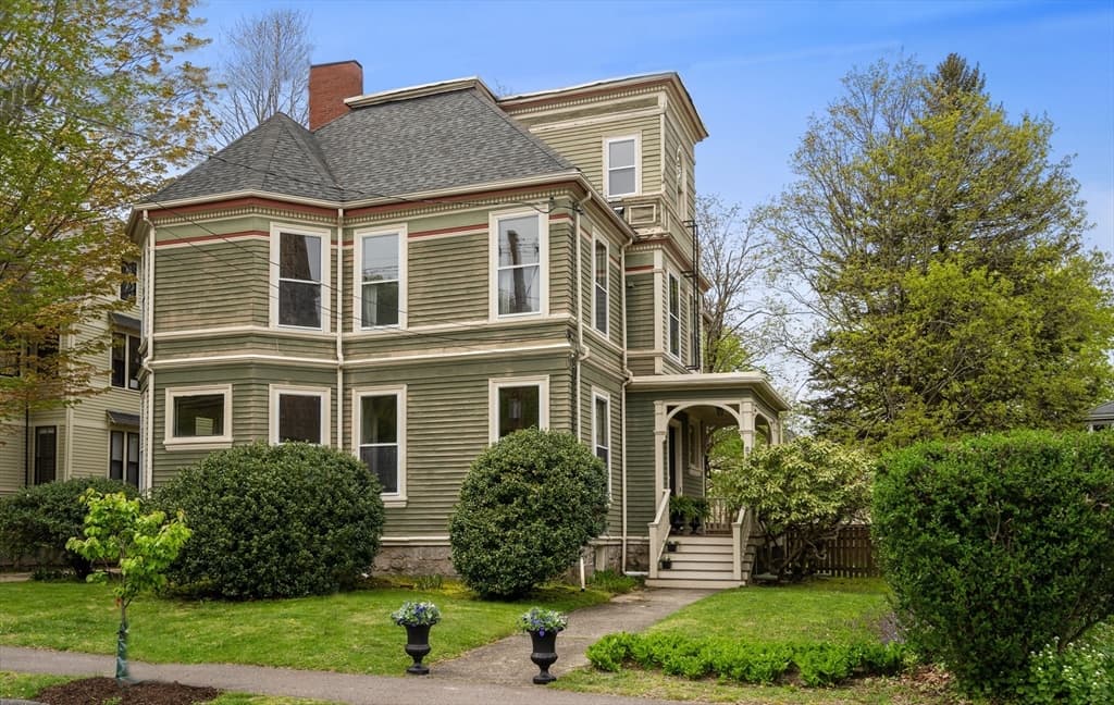 83 Eldredge St