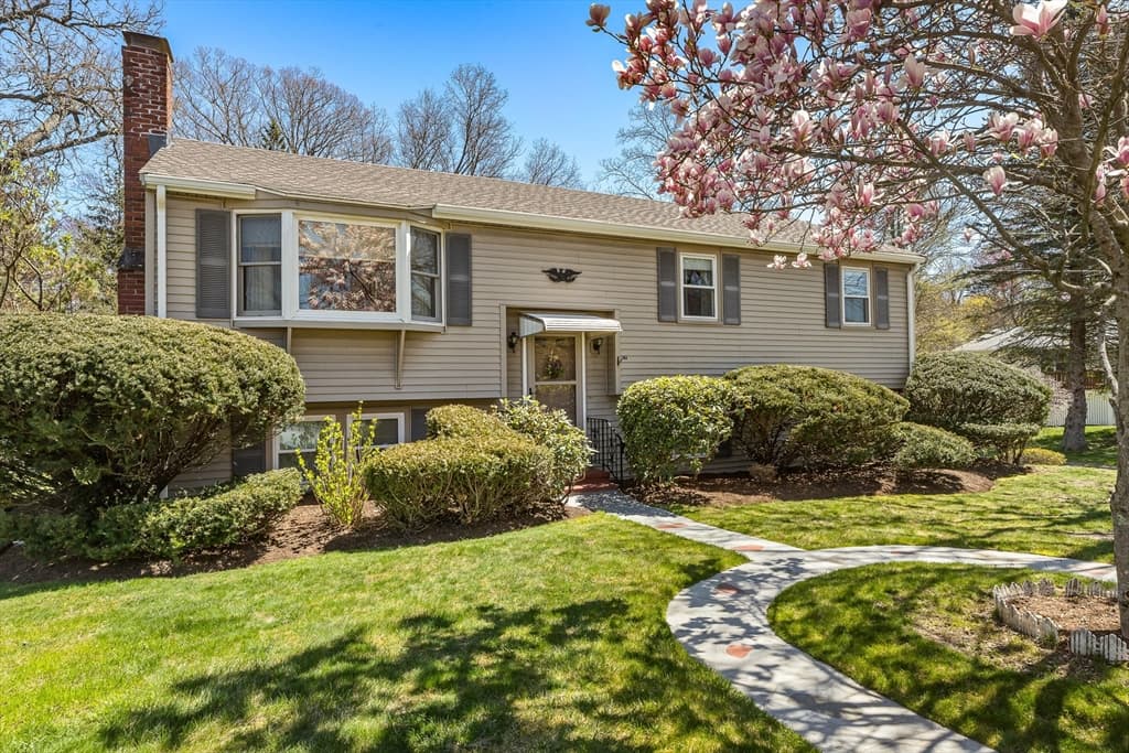 15 Briarwood Drive photo 4