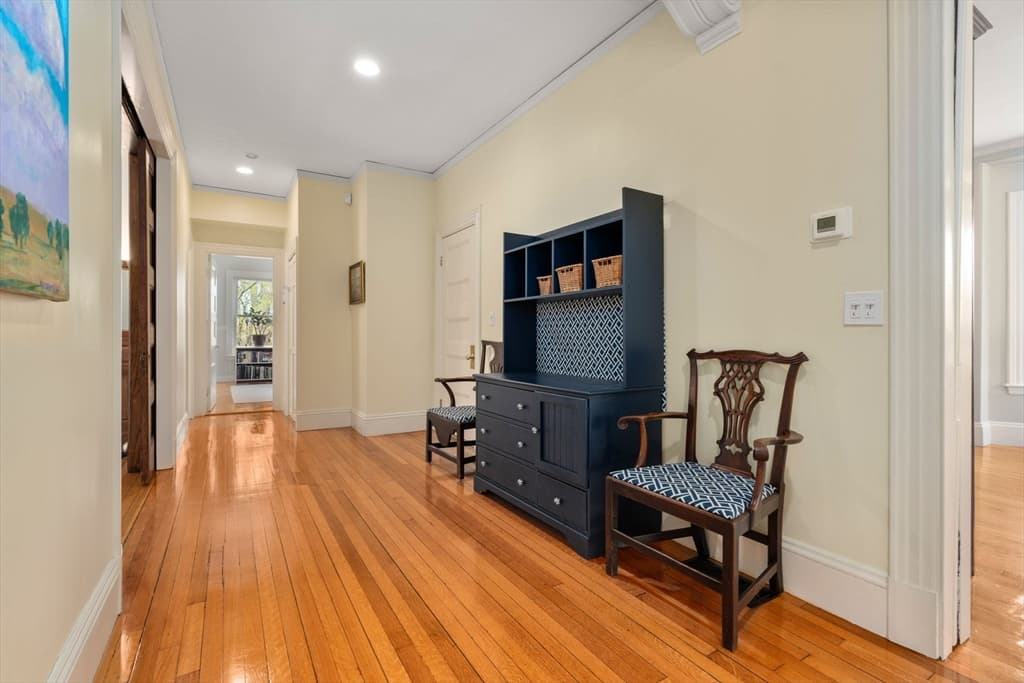 169 Hunnewell Ave #1 photo 3