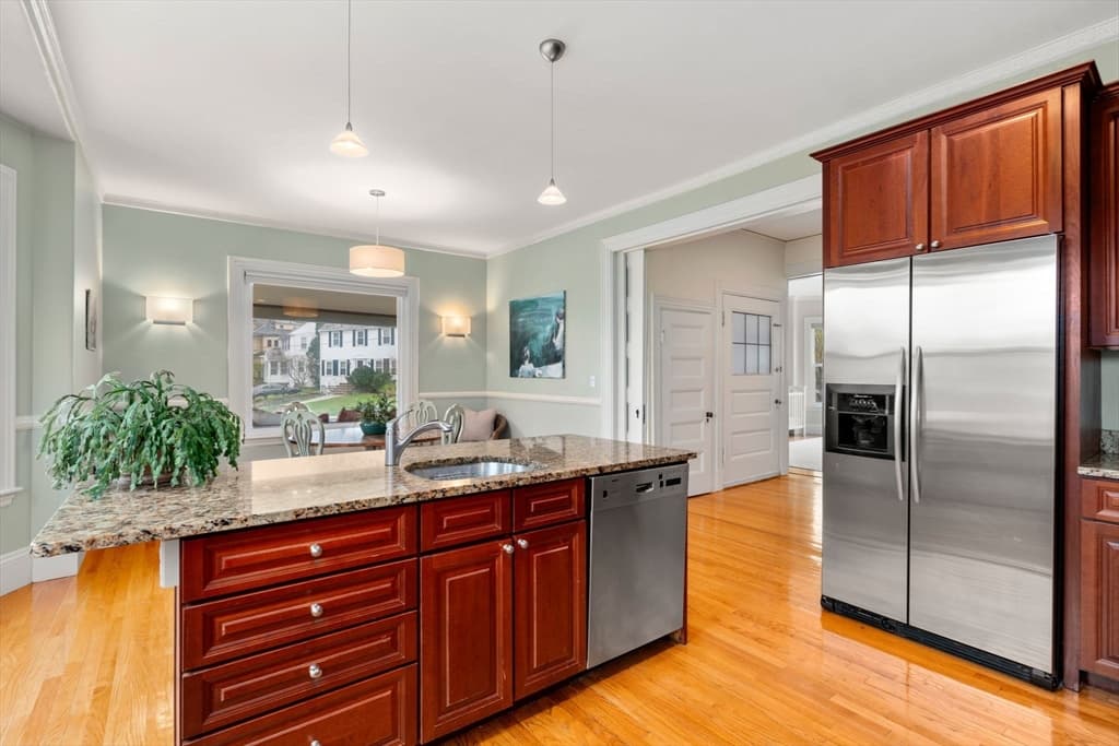 169 Hunnewell Ave #1 photo 4