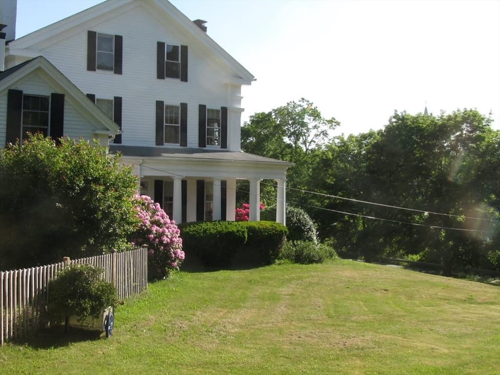 1341 Hardwick Rd photo 3