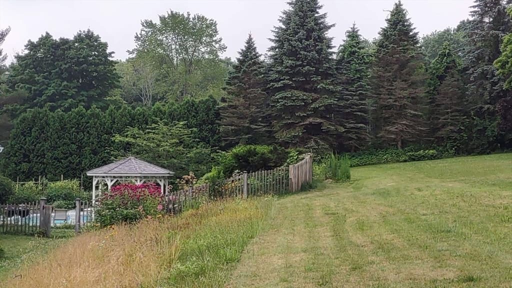 1341 Hardwick Rd photo 5