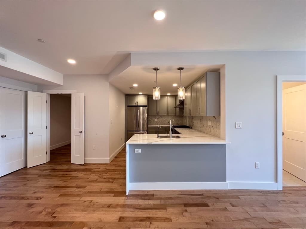 50 Hichborn St #403 photo 3