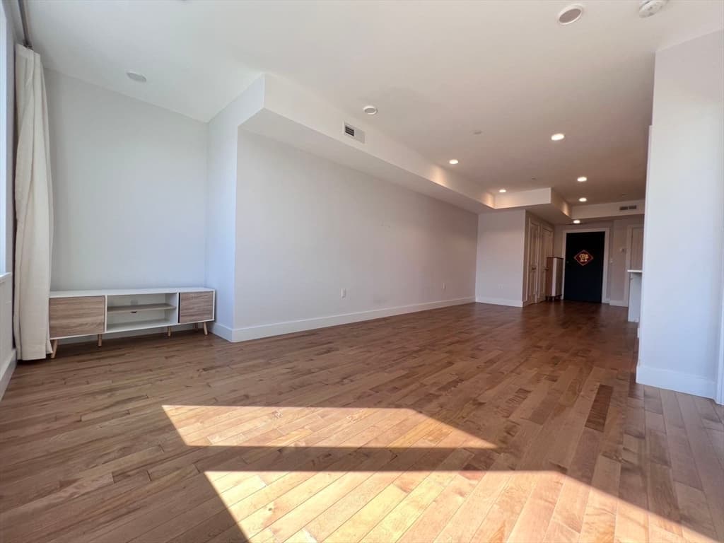 50 Hichborn St #403 photo 5