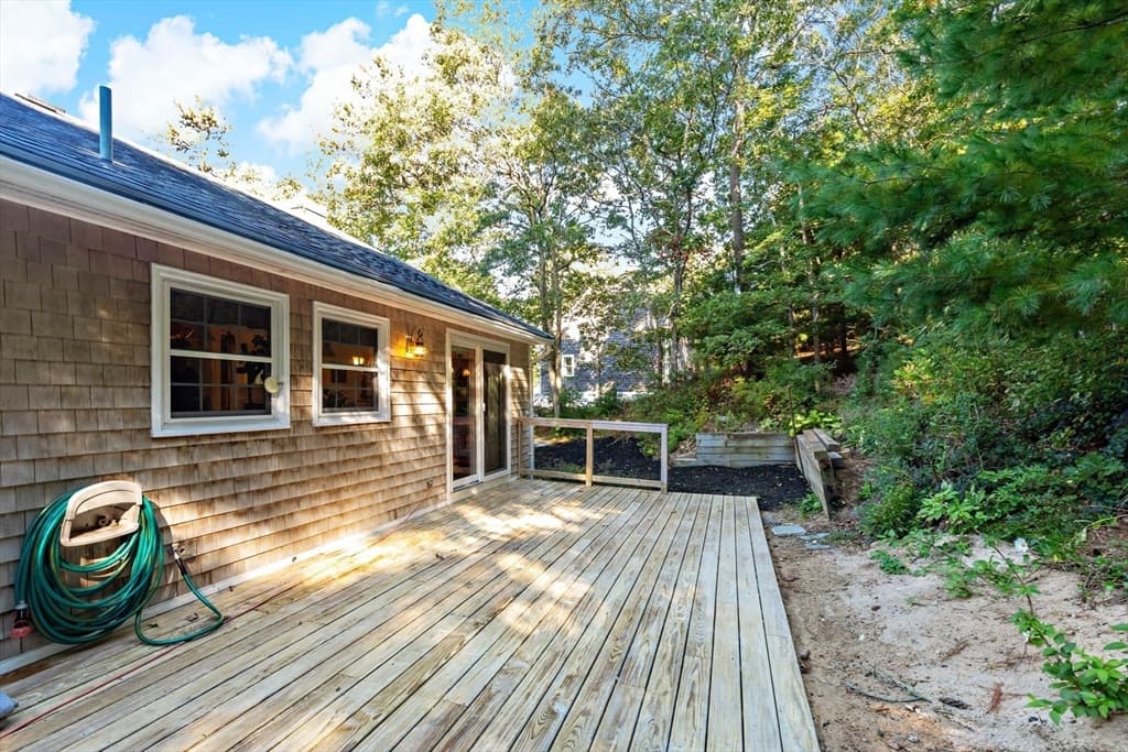 102 Turtleback Rd photo 2