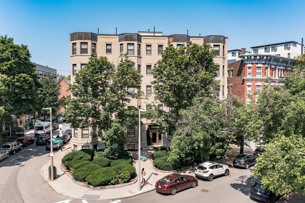 41 Edgerly Rd #47