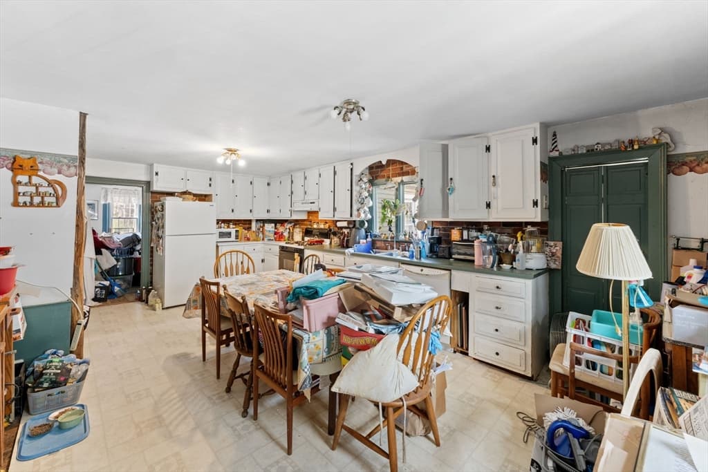 340 Pleasant Street photo 5