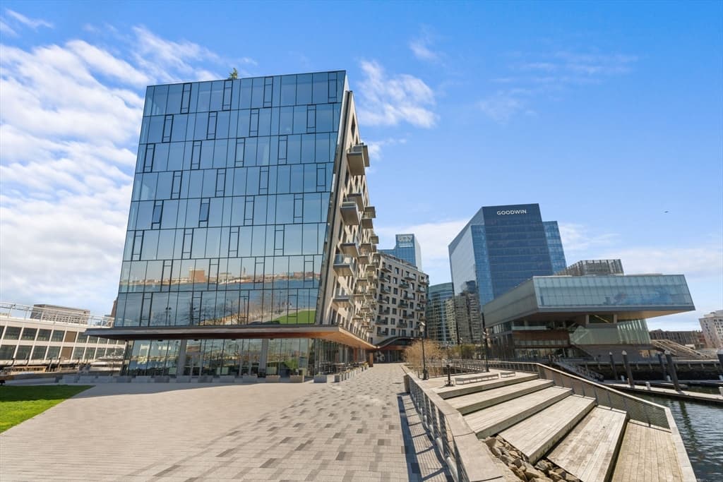 300 Pier 4 Boulevard #5H photo 2