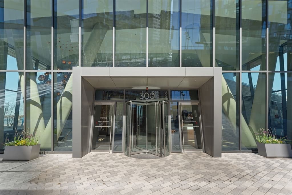 300 Pier 4 Boulevard #5H photo 3