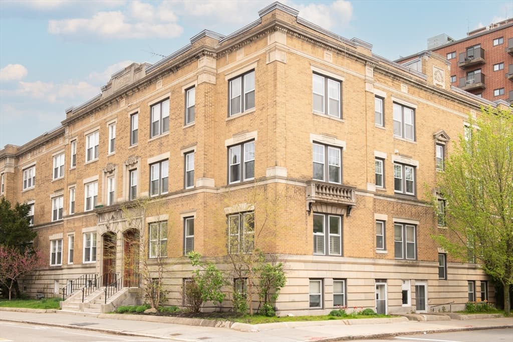 72 Longwood Ave #72
