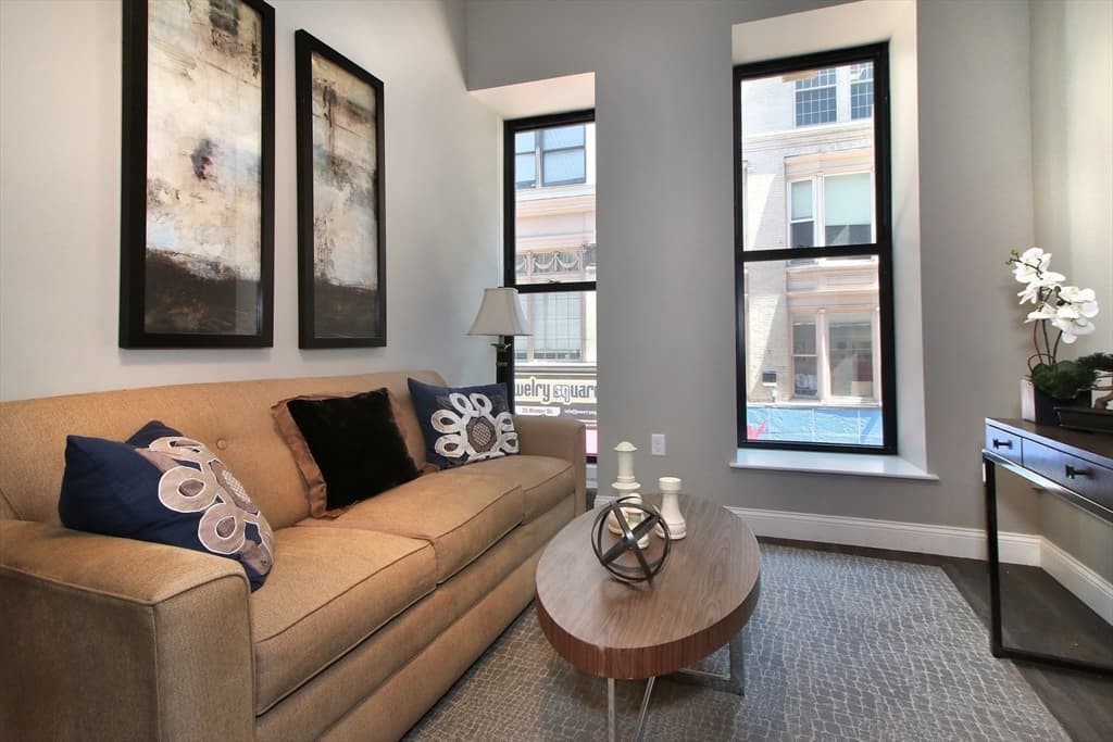 44 Winter St. #204