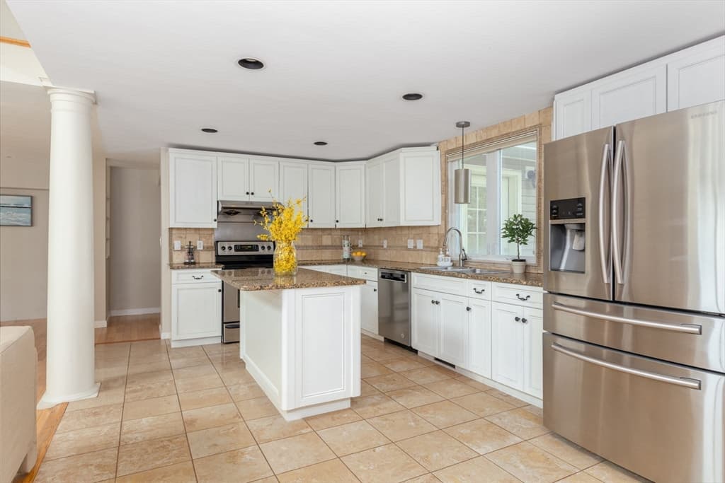 12 Beaverbrook Rd photo 5