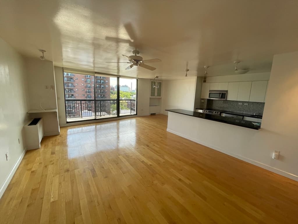 60 Longwood Ave #707 photo 2