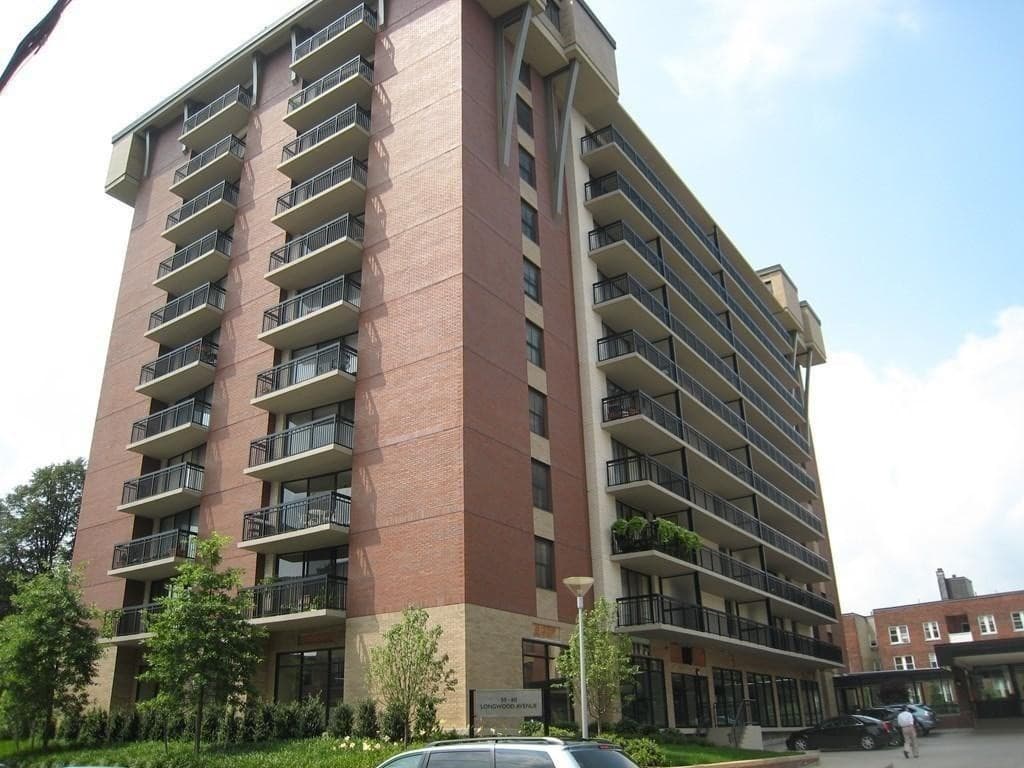 60 Longwood Ave #707