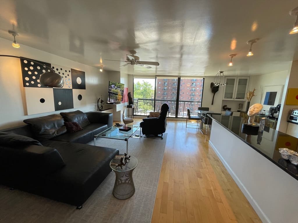 60 Longwood Ave #707 photo 5