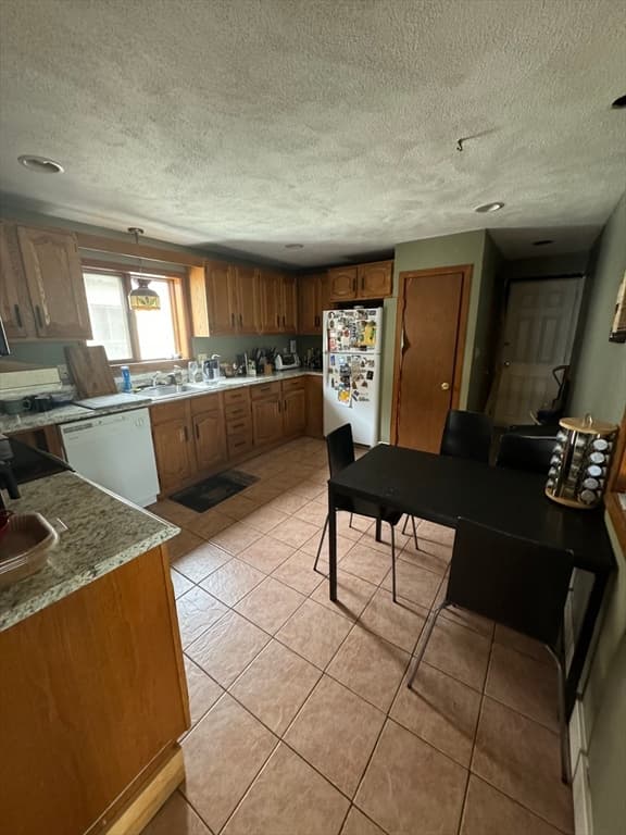 252-254 Willis Ave #254 photo 2