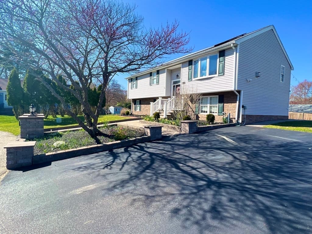 59 Michele Dr photo 2