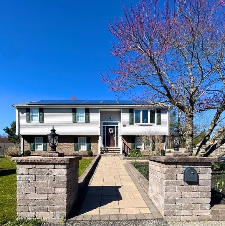 59 Michele Dr photo 3