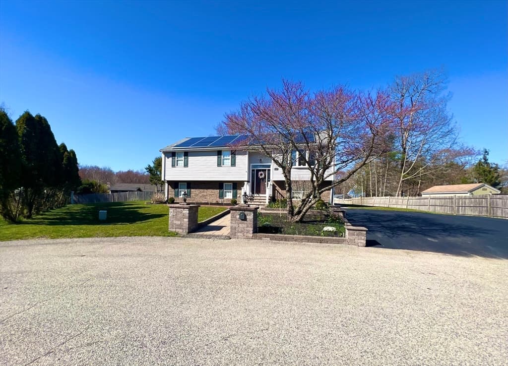 59 Michele Dr photo 4