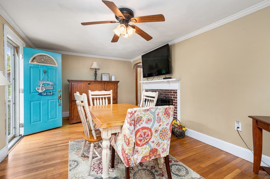 225 Samuel Gorton Avenue photo 5