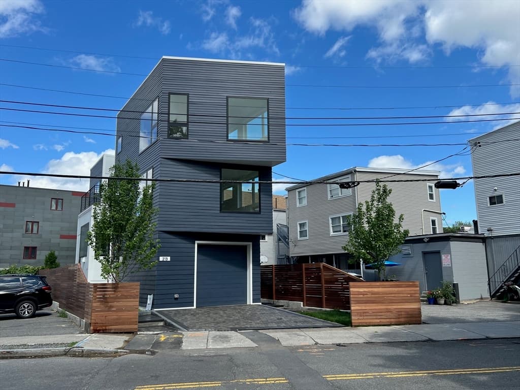 213 Third Street photo 2
