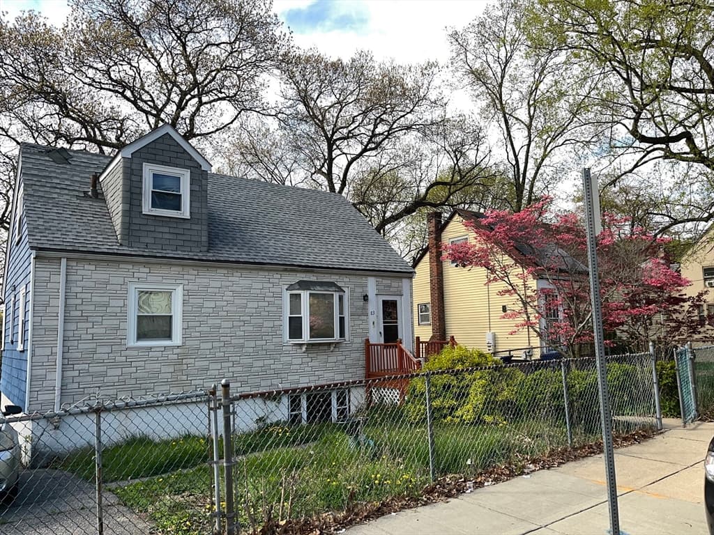 83 Lorna Rd