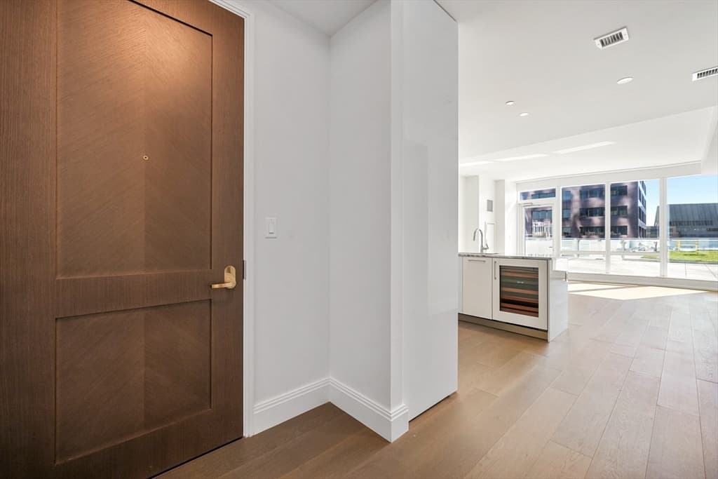 240 Devonshire Street #3611 photo 4