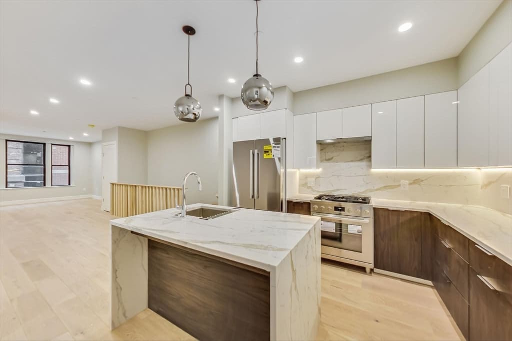 14 N Bennet St #1